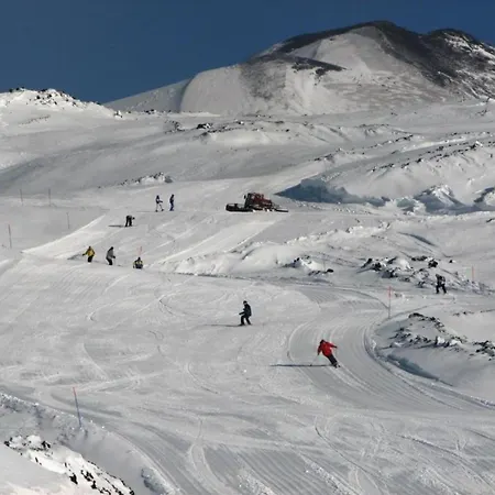 Etna Nina's Отель 3*